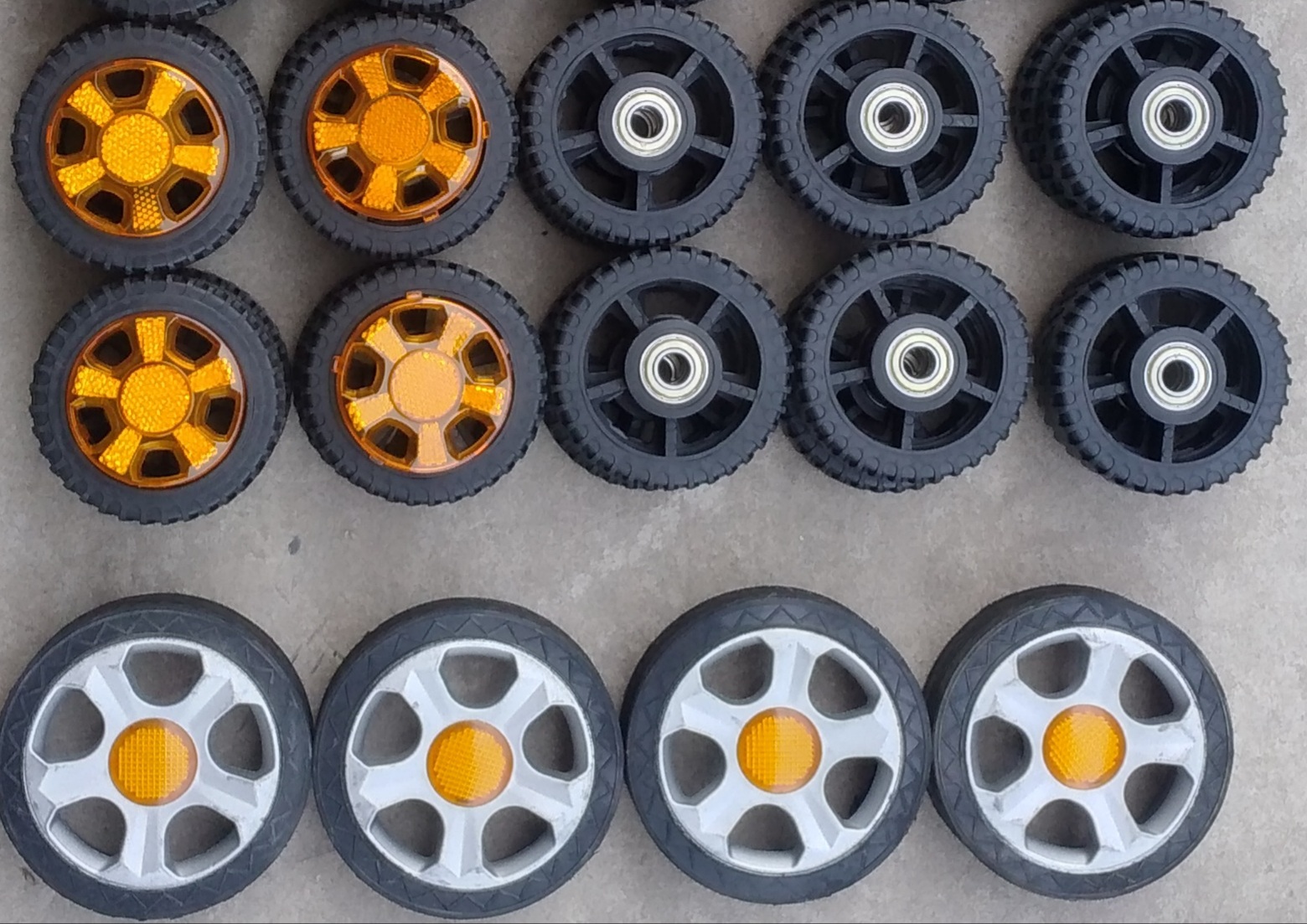 Phụ kiện cửa cổng xếp đồng nai 